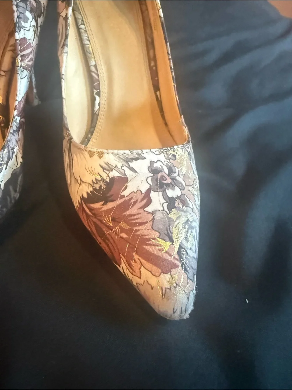 Floral Pointed-Toe Women's Pumps in Multi-Color